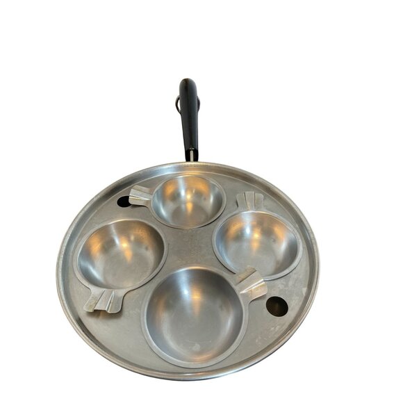 Vintage Revereware 4-Egg Poaching Skillet with Lid - 8" - 1950's model! - Picture 1 of 8